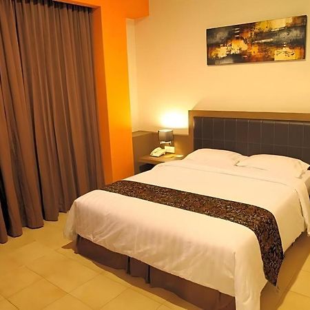 Hotel Grand Malioboro Yogyakarta Exterior foto