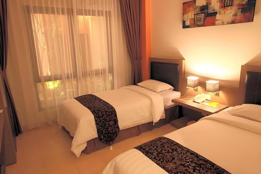 Hotel Grand Malioboro Yogyakarta Exterior foto