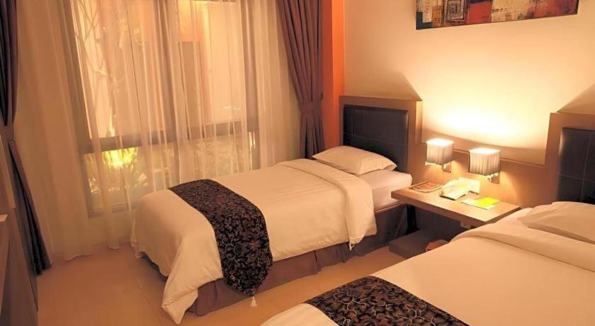 Hotel Grand Malioboro Yogyakarta Exterior foto